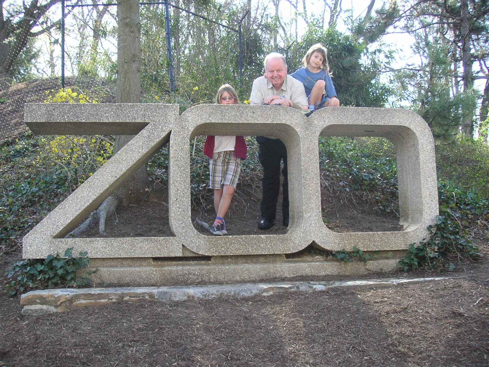 Grandpa Ward, Elsa, & Helen at the National Zoo in Washington DC